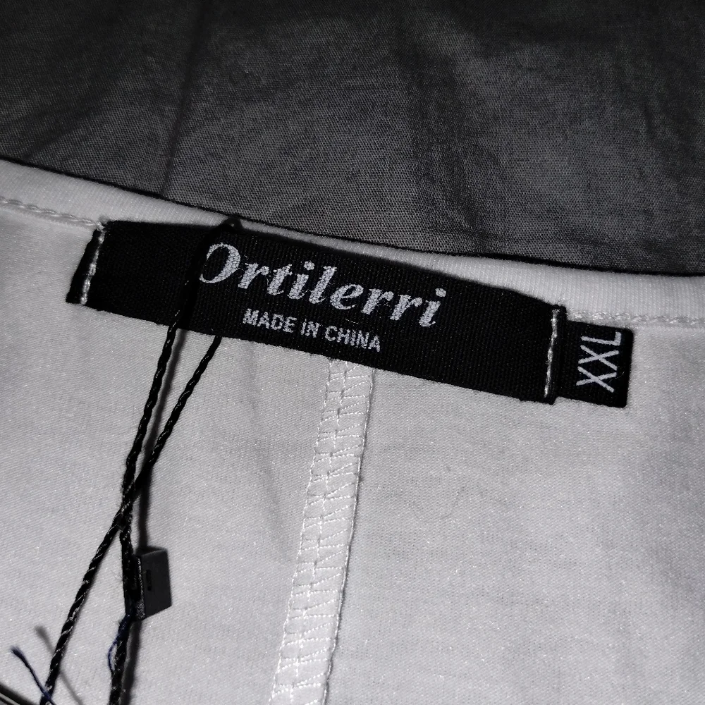 Ortilerri Women's Oversized White Short Sleeve Shirt - Picture 4 of 7